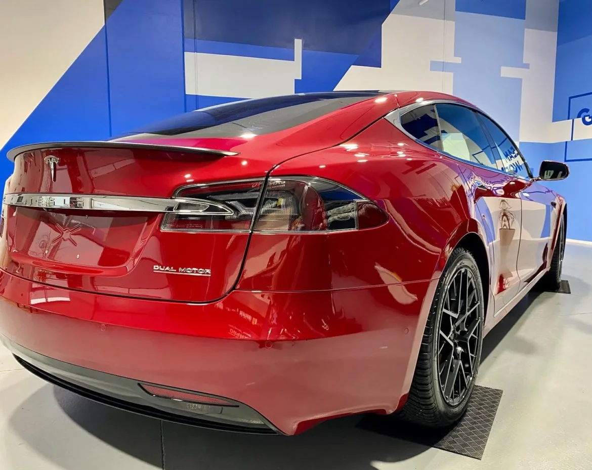 Tesla-model-S-Ceramic-Coating-Gtechniq